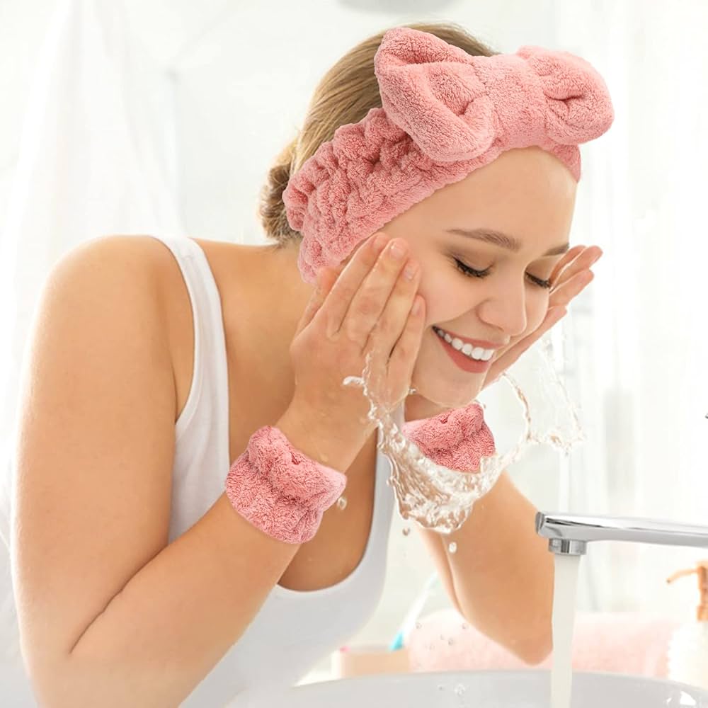 Bandeau spa nœud rose et couvre-poignets assortis – Routine nettoyage visage – Satinoria